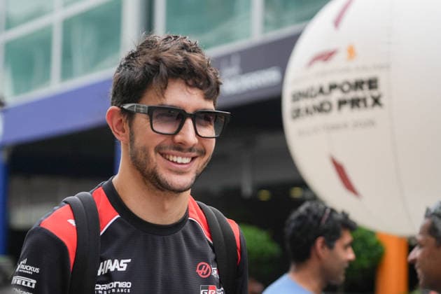 F1 2026: (Paddock) Singapore Grand Prix in Singapore, Singapore - 08 Oct 2026 Esteban Ocon (FRA) (TGR Haas F1 Team) in the paddock of the Formula 1 Singapore Grand Prix 2026 at the Marina Bay Street Circuit. Singapore Singapore Copyright: xLucaxMartinix xSOPAxImagesx Luca-Martini-1456862