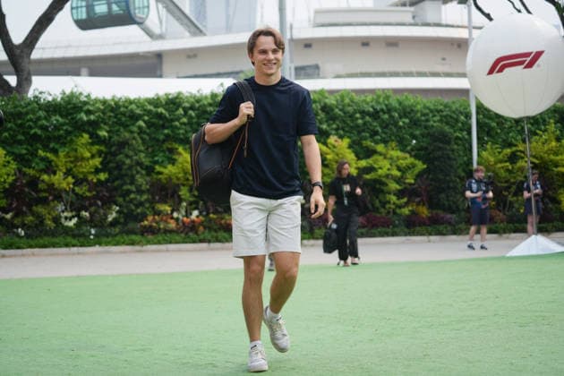 F1 2026: (Paddock) Singapore Grand Prix in Singapore, Singapore - 08 Oct 2026 Oscar Piastri (AUS) (McLaren Mastercard F1 Team) in the paddock of the Formula 1 Singapore Grand Prix 2026 at the Marina Bay Street Circuit. Singapore Singapore Copyright: xLucaxMartinix xSOPAxImagesx Luca-Martini-1456863