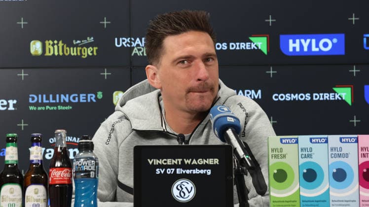 08.10.2026, xrekx, Fussball 1.Bundesliga , SV Elversberg - Pressekonferenz mit Vincent Wagner v.l. Vincent Wagner Trainer (SV 07 Elversberg) Elversberg