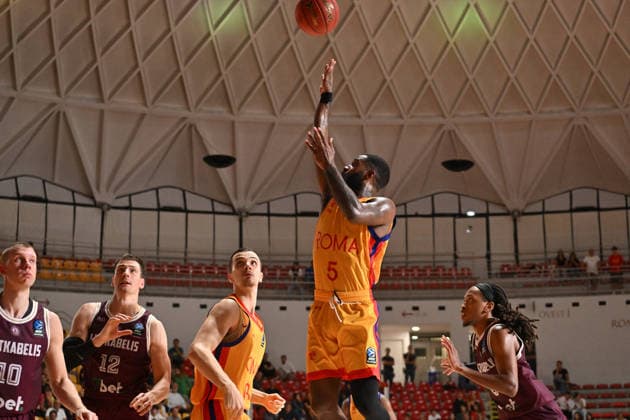 BASKETBALL - EuroCup - Roma Basketball vs. Lietkabelis Panevezys Photo by IPA ABACAPRESS.COM89424961 - Corey Davis of BC Roma shoots the ball during the BKT EuroCup Round 2 game between BC Roma and Lietkebalis at the Palazzetto dello on the 7th, 2026, in Rome, Italy. Rome Italy  Copyright: xIPAxSport ABACAx