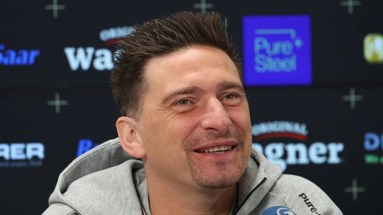 08.10.2026, xrekx, Fussball 1.Bundesliga , SV Elversberg - Pressekonferenz mit Vincent Wagner v.l. Vincent Wagner Trainer (SV 07 Elversberg) Elversberg