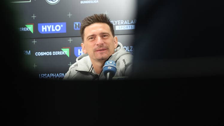 08.10.2026, xrekx, Fussball 1.Bundesliga , SV Elversberg - Pressekonferenz mit Vincent Wagner v.l. Vincent Wagner Trainer (SV 07 Elversberg) Elversberg