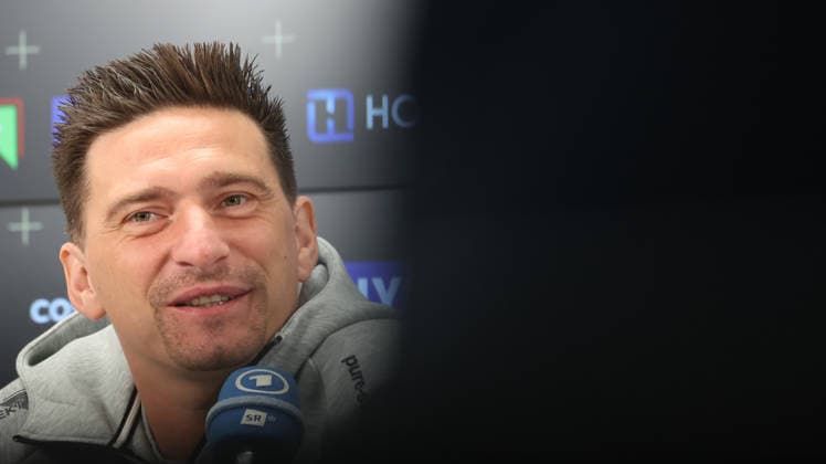 08.10.2026, xrekx, Fussball 1.Bundesliga , SV Elversberg - Pressekonferenz mit Vincent Wagner v.l. Vincent Wagner Trainer (SV 07 Elversberg) Elversberg