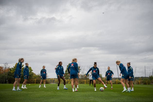 261008 Players of the Swedish women s national football team during a training session on October 8, 2026 in Stockholm. Photo: Johanna Säll BILDBYRAN kod JL JL0637 fotboll football soccer fotball vm-kval kval fifa womens world cup qualifier qualifier träning practice training sverige sweden dam bbengfotboll football soccer fotball vm-kval kval fifa womens world cup qualifier qualifier träning practice training sverige sweden dam bbeng Copyright: JOHANNAxSÄLL BB261008BB194