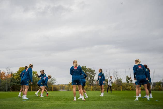 261008 Players of the Swedish women s national football team during a training session on October 8, 2026 in Stockholm. Photo: Johanna Säll BILDBYRAN kod JL JL0637 fotboll football soccer fotball vm-kval kval fifa womens world cup qualifier qualifier träning practice training sverige sweden dam bbengfotboll football soccer fotball vm-kval kval fifa womens world cup qualifier qualifier träning practice training sverige sweden dam bbeng Copyright: JOHANNAxSÄLL BB261008BB195