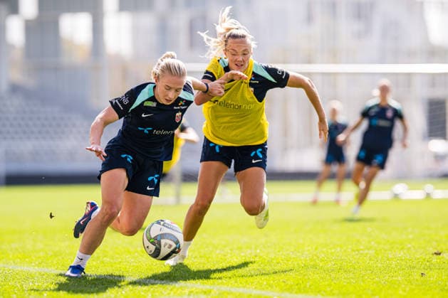 261008 Thea Bjelde of the Norwegian women™s national football team during a training session on October 8, 2026 in Bucharest. Photo: Marius Simensen BILDBYRAN Cop 238 bbeng dam fifa women s world cup qualifier football fotball fotboll norge norway practice soccer training trening träning Copyright: MARIUSxSIMENSEN BB261008BB236