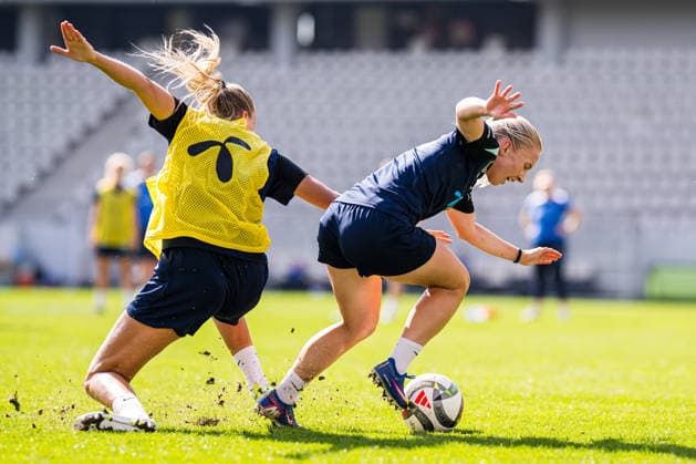 261008 Thea Bjelde of the Norwegian women™s national football team during a training session on October 8, 2026 in Bucharest. Photo: Marius Simensen BILDBYRAN Cop 238 bbeng dam fifa women s world cup qualifier football fotball fotboll norge norway practice soccer training trening träning Copyright: MARIUSxSIMENSEN BB261008BB237