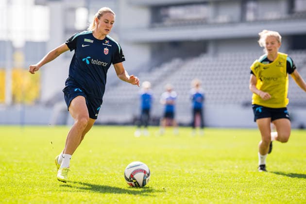 261008 Lisa Naalsund of the Norwegian women™s national football team during a training session on October 8, 2026 in Bucharest. Photo: Marius Simensen BILDBYRAN Cop 238 bbeng dam fifa women s world cup qualifier football fotball fotboll norge norway practice soccer training trening träning Copyright: MARIUSxSIMENSEN BB261008BB244