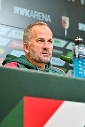 Pressekonferenz FC Augsburg, 08.10.2026 Copyright: xBEAUTIFULxSPORTS Goldbergx