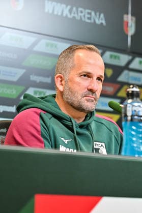 Pressekonferenz FC Augsburg, 08.10.2026 AUGSBURG, GERMANY; 08. OCTOBER: im Bild Manuel BAUM Coach FC Augsburg bei der Pressekonferenz vor der Bundesliga Partie gegen den FC Bayern Copyright: xBEAUTIFULxSPORTS Goldbergx