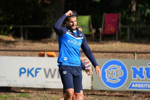 Deutschland: Fussball, Trainingseinheit, 3. Liga, Saison 2026-2027, NVB-Campus B-Platz Hänsch-Arena, SV Meppen, Donnerstag, 08.10.2026, Vormittagstraining: Stefan Rankin (SV Meppen, 33) streckt die Faust aus Copyright: xLennxLübbersx