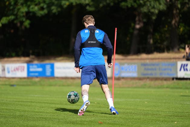 Deutschland: Fussball, Trainingseinheit, 3. Liga, Saison 2026-2027, NVB-Campus B-Platz Hänsch-Arena, SV Meppen, Donnerstag, 08.10.2026, Vormittagstraining: Tony Rölke (Gastspieler, SV Meppen) Copyright: xLennxLübbersx