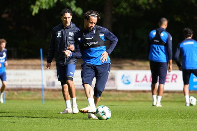 Deutschland: Fussball, Trainingseinheit, 3. Liga, Saison 2026-2027, NVB-Campus B-Platz Hänsch-Arena, SV Meppen, Donnerstag, 08.10.2026, Vormittagstraining: Ersin Zehir (SV Meppen, 6) spielt den Ball Copyright: xLennxLübbersx
