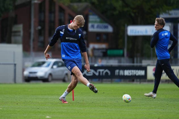 Deutschland: Fussball, Trainingseinheit, 3. Liga, Saison 2026-2027, NVB-Campus B-Platz Hänsch-Arena, SV Meppen, Donnerstag, 08.10.2026, Vormittagstraining: Mika Hermann (SV Meppen, 22) Copyright: xLennxLübbersx