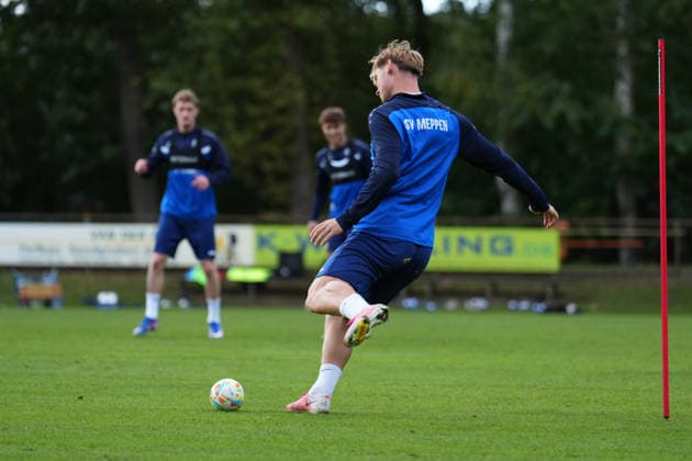 Deutschland: Fussball, Trainingseinheit, 3. Liga, Saison 2026-2027, NVB-Campus B-Platz Hänsch-Arena, SV Meppen, Donnerstag, 08.10.2026, Vormittagstraining: Florian Bähr (SV Meppen, 39) Copyright: xLennxLübbersx