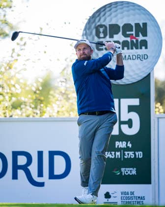 Open de Espa–a presented by Madrid - Day One MADRID, SPAIN - OCTOBER 8: Shane Lowry of Ireland tees off on day one of the Open de Espa–a presented by Madrid at Club de Campo Villa de Madrid on October 8, 2026 in Madrid, Spain. Madrid Club de Campo Villa de Madrid Madrid Spain Copyright: xAlbertoxGardinx AGardin_20261008_Golf_Esp_Mad_0306