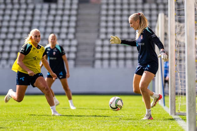 261008 Goalkeeper Selma Panengstuen of the Norwegian women™s national football team during a training session on October 8, 2026 in Bucharest. Photo: Marius Simensen BILDBYRAN Cop 238 bbeng dam fifa women s world cup qualifier football fotball fotboll norge norway practice soccer training trening träning Copyright: MARIUSxSIMENSEN BB261008BB269