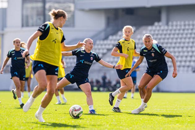 261008 Justine Kielland of the Norwegian women™s national football team during a training session on October 8, 2026 in Bucharest. Photo: Marius Simensen BILDBYRAN Cop 238 bbeng dam fifa women s world cup qualifier football fotball fotboll norge norway practice soccer training trening träning Copyright: MARIUSxSIMENSEN BB261008BB270