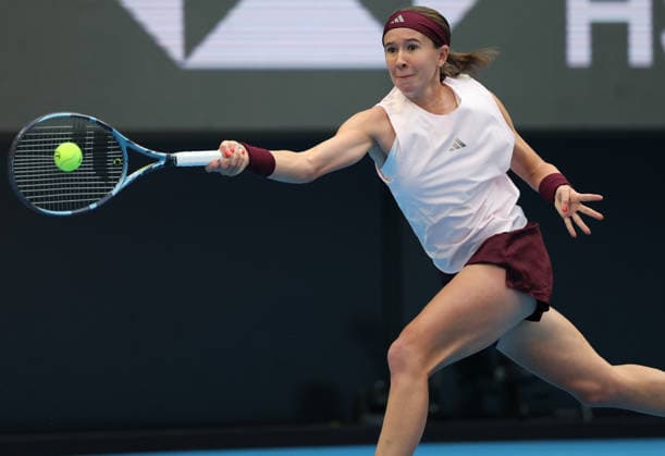 (261008) -- BEIJING, Oct. 8, 2026 -- Nikola Bartunkova of the Czech Republic hits a return during the women s singles quarterfinal match between Karolina Muchova of the Czech Republic and Nikola Bartunkova of the Czech Republic at 2026 China Open tennis tournament in Beijing, China, Oct. 8, 2026. ) (SP)CHINA-BEIJING-TENNIS-CHINA OPEN-WOMEN S SINGLES (CN) ZhangxChenlin 