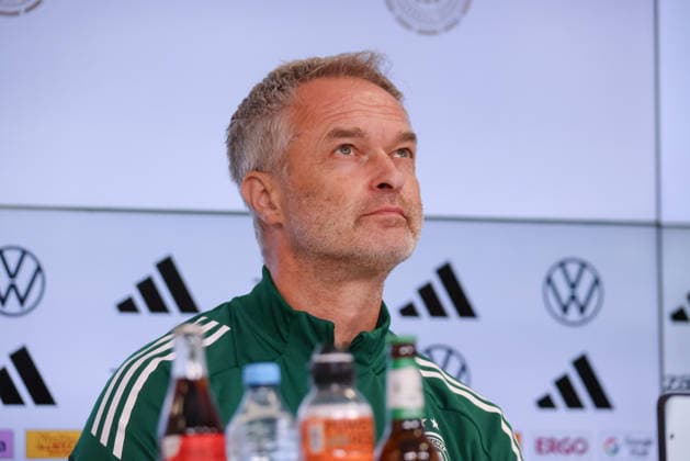 Karlsruhe, Deutschland: 08.10.2026 - Deutsche Fußballnationalmannschaft der Frauen - Abschlusspressekonferenz - Testspiel Deutschland vs. Australien Im Bild: Bundestrainer Christian Wück Wueck (Deutschland) bei der Abschlusspressekonferenz in Karlsruhe Copyright: HMBxMedia MadeleinexFantini