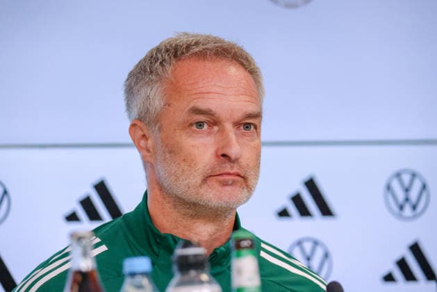 Karlsruhe, Deutschland: 08.10.2026 - Deutsche Fußballnationalmannschaft der Frauen - Abschlusspressekonferenz - Testspiel Deutschland vs. Australien Im Bild: Bundestrainer Christian Wück Wueck (Deutschland) bei der Abschlusspressekonferenz in Karlsruhe Copyright: HMBxMedia MadeleinexFantini