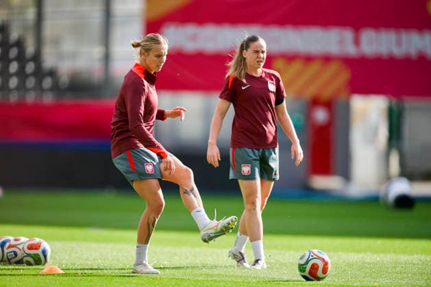 08.10.2026 LEUVEN , PILKA NOZNA KOBIET ( WOMEN S FOOTBALL) TRENING OFICJALNY PRZED POLFINALEM BARAZY MISTRZOSTW SWIATA 2027 TRENING NZ. OLIWIA WOS, ADRIANA ACHCINSKA FOTO RADOSLAW JOZWIAK CYFRASPORT NEWSPIX.PL --- Newspix.pl RA2_6170