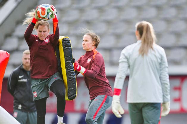 08.10.2026 LEUVEN , PILKA NOZNA KOBIET ( WOMEN S FOOTBALL) TRENING OFICJALNY PRZED POLFINALEM BARAZY MISTRZOSTW SWIATA 2027 TRENING NZ. KINGA SEWERYN JULIA WOZNIAK FOTO RADOSLAW JOZWIAK CYFRASPORT NEWSPIX.PL --- Newspix.pl RA2_6277