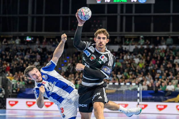 im Bild v.l.: Miguel Oliveira (FC Porto, 08), Aymeric Zaepfel (Fuechse Berlin, 30), Zweikampf, Action, Kampf, kaempft um den Ball, GER, Berlin, Handball, Füchse Berlin vs FC Porto, EHF Champions League, 3. Spieltag der Gruppe A , in der Max Schmeling Halle, Am Falkplatz 1, 08.10.2026, Copyright: HMBxMedia UwexKoch