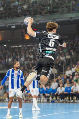 Im Bild: Leo Prantner (Fuechse Berlin, 6), Torschuss 08.10.2026, Fuechse Berlin - FC Porto, EHF Handball Champions League, Saison 2026 27, Max-Schmeling-Halle Copyright: HMBxMedia xPascalxSpanehl