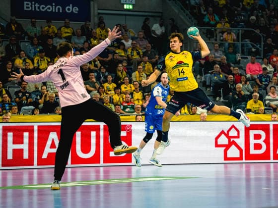 08.10.2026, xwppx, Handball Opel HBL, Rhein-Neckar Loewen - ThSV Eisenach v.l. Matija Spikic (ThSV Eisenach), Gino Steenaerts (Rhein-Neckar Löwen)