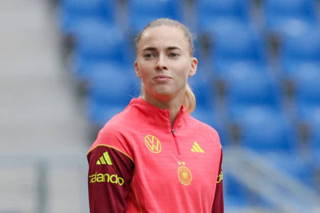 08.10.2026, xgrfx, Fussball DFB Medientermine, Deutsche Frauennationalmannschaft - Pressekonferenz und Abschlusstraining v.l. Laura Freigang (Deutsche Frauennationalmannschaft) Karlsruhe