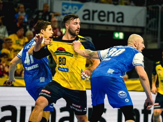 08.10.2026, xwppx, Handball Opel HBL, Rhein-Neckar Loewen - ThSV Eisenach v.l. VukaÅ¡in Antonijevic (ThSV Eisenach), Jannik Kohlbacher (Rhein-Neckar Löwen), Dominik Solak (ThSV Eisenach)