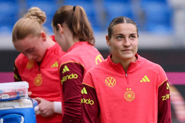 Karlsruhe, Deutschland: 08.10.2026 - Deutsche Fußballnationalmannschaft der Frauen - Abschlusstraining - Testspiel Deutschland vs. Australien Im Bild: v.li. Torhüterin Laura Dick (Deutschland), Torhüterin Stina Johannes (Deutschland) und Carlotta Wamser (Deutschland) Copyright: HMBxMedia MadeleinexFantini