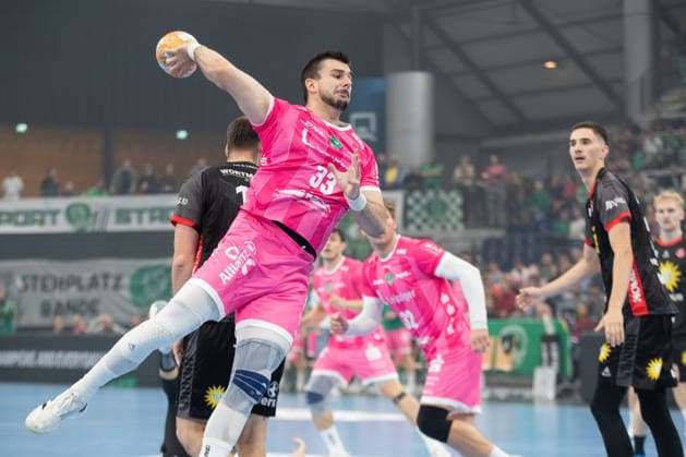 Handball, HBL2: SC DHfK Leipzig - TuS N-Lübbecke; 08.10.2026 Luka Rogan (33, SC DHfK Leipzig) wirft. Handball, 2. Bundesliga, Saison 2026 2027, 7. Spieltag: SC DHfK Leipzig vs. TuS N-Lübbecke am 08.10.2026 in der Quarterback Immobilien Arena Leipzig. Copyright: xBEAUTIFULxSPORTS JanxKaeferx