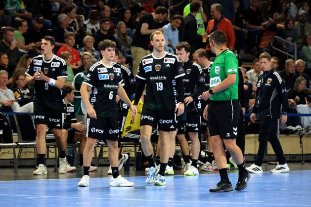 08.10.2026, GER Deutschland, Handball, EHF Champions League, 08.10.2026, Saison 2026 2027, Berlin, Fuechse Berlin vs FC Porto Fuechse-Spielerkreis, Mathias Gidsel ( Fuechse Berlin 19 ), Prantner, Leo ( Fuechse Berlin 6 ) nordphoto GmbH Engler Berlin Max-Schmeling-Halle Berlin Deutschland Copyright: xNordphotox xEnglerx