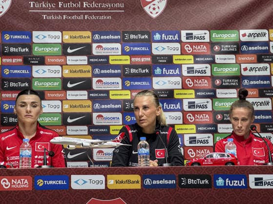 Ahead of Turkiye v Slovenia - 2027 FIFA Women s World Cup European Qualifiers ISTANBUL, TURKIYE - OCTOBER 08 : Turkish Women s National Football Team head coach Necla Gungor Kiragasi (C), team captains Selda Akgoz (L) and Ebru Topcu (R) speak during a press conference, PK, Pressekonferenz held at Pendik Stadium ahead of the 2027 FIFA Women s World Cup European Qualifiers play-off first leg match against Slovenia, in Istanbul, Turkiye on October 08, 2026. Fatma Nur Arslan Anadolu Istanbul Turkey. Editorial use only. Please get in touch for any other usage.  Copyright: x2026xAnadoluxFatmaxNurxArslanx