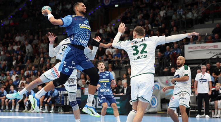 2026.10.08 Deutschland, Stuttgart Handball TVB Stuttgart vs. HSG Wetzlar, v.l. Philipp Ahouansou (TVB), Nikolaj Laeso (Wetzlar)