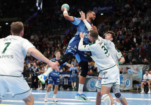 2026.10.08 Deutschland, Stuttgart Handball TVB Stuttgart vs. HSG Wetzlar, v.l. Philipp Ahouansou (TVB),, Nikolaj Laeso, Marti Soler (Wetzlar)