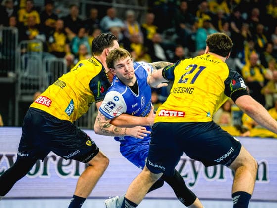 08.10.2026, xwppx, Handball Opel HBL, Rhein-Neckar Loewen - ThSV Eisenach v.l. Elias Scholtes (ThSV Eisenach), Aron Seesing (Rhein-Neckar Löwen)