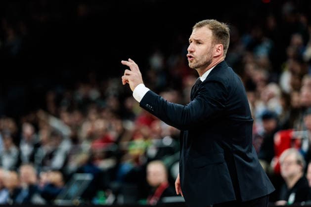 MUNICH, GERMANY - OCTOBER 08: Anton Gavel (Headcoach FC Bayern Muenchen) gestures during the Turkish Airlines EuroLeague match between FC Bayern Muenchen vs. Virtus Bologna at SAP Garden on round 4 of Turkish Airlines EuroLeague on October 08, 2026 in Munich, Germany. Bavaria Germany Copyright: xSteffiexWunderlx