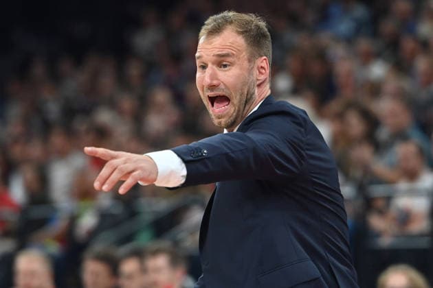 Trainer Anton GAVEL (FCB), Gestik,gibt Anweisungen, Einzelbild,angeschnittenes Einzelmotiv,Halbfigur,halbe Figur. Basketball Euro League,Saison 2026 2027, FC Bayern Muenchen - Virtus Bologna am 08.10.2026 , S A P G A R D EN