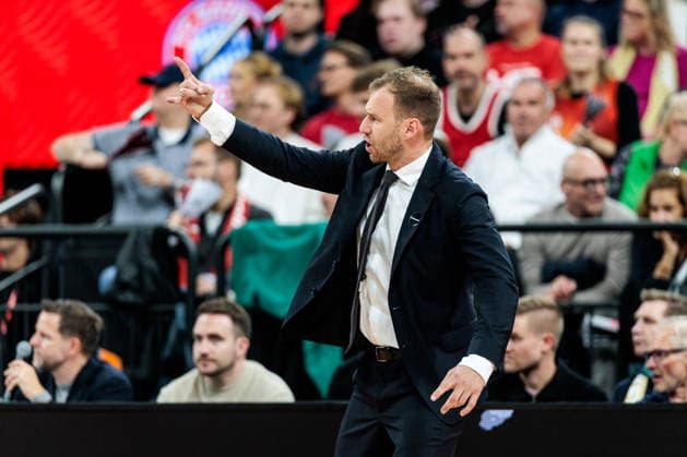 MUNICH, GERMANY - OCTOBER 08: Anton Gavel (Headcoach FC Bayern Muenchen) gestures during the Turkish Airlines EuroLeague match between FC Bayern Muenchen vs. Virtus Bologna at SAP Garden on round 4 of Turkish Airlines EuroLeague on October 08, 2026 in Munich, Germany. Bavaria Germany Copyright: xSteffiexWunderlx