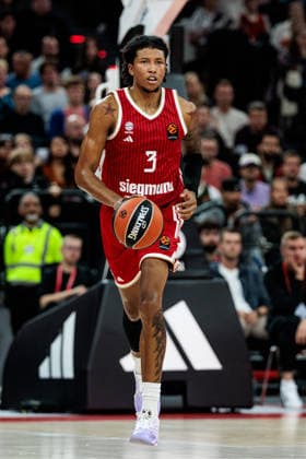 MUNICH, GERMANY - OCTOBER 08: Marjon Beauchamp (FC Bayern Muenchen, 3) controls the ball during the Turkish Airlines EuroLeague match between FC Bayern Muenchen vs. Virtus Bologna at SAP Garden on round 4 of Turkish Airlines EuroLeague on October 08, 2026 in Munich, Germany. Bavaria Germany Copyright: xSteffiexWunderlx