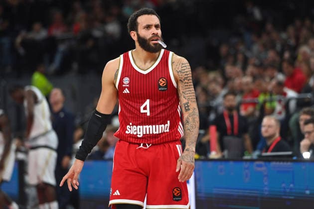 Duane WASHINGTON JR. (FCB) , Zahnschutz im Mundwinkel, Aktion,Einzelbild,angeschnittenes Einzelmotiv,Halbfigur,halbe Figur. Basketball Euro League,Saison 2026 2027, FC Bayern Muenchen - Virtus Bologna am 08.10.2026 , S A P G A R D EN