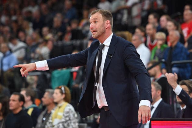 Trainer Anton GAVEL (FCB), Gestik,gibt Anweisungen, Einzelbild,angeschnittenes Einzelmotiv,Halbfigur,halbe Figur, Basketball Euro League,Saison 2026 2027, FC Bayern Muenchen - Virtus Bologna am 08.10.2026 , S A P G A R D EN