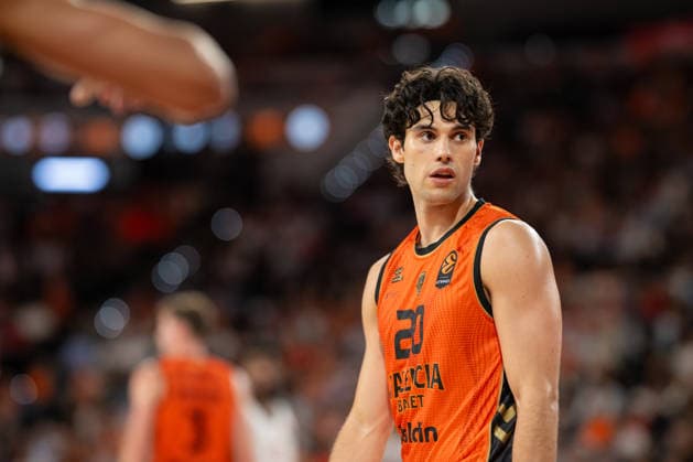 EuroLeague Round 4 match between Valencia Basket and Hapoel IBI Tel Aviv Gonzalo Corbalan of Valencia Basket in action during the EuroLeague Round 4 match between Valencia Basket and Hapoel IBI Tel Aviv at Roig Arena, (Valencia ) on October 08, 2026. Copyright: xVicentexVidalxFernandezx