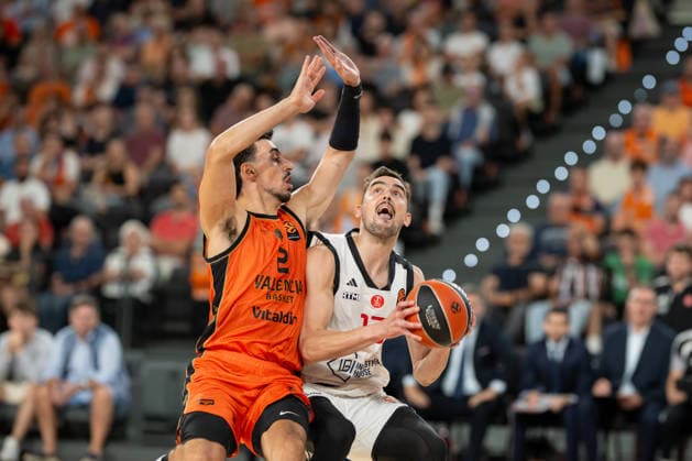 EuroLeague Round 4 match between Valencia Basket and Hapoel IBI Tel Aviv Josep Puerto of Valencia Basket (L) and Tomas Satoransky of Hapoel IBI Tel Aviv (R) in action during the EuroLeague Round 4 match between Valencia Basket and Hapoel IBI Tel Aviv at Roig Arena, (Valencia ) on October 08, 2026. Copyright: xVicentexVidalxFernandezx