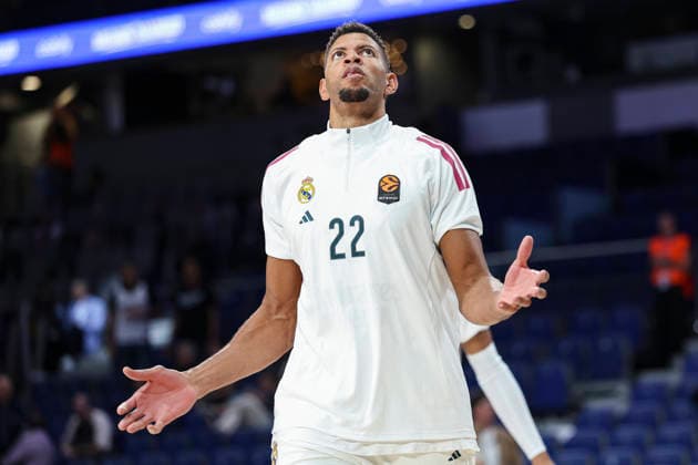 October 8, 2026, Madrid, Madrid, Spain: Walter Samuel Tavares da Veiga of Real Madrid warms up during the Euroleague Basketball Regular Season Round 4 game between Real Madrid v Partizan Mozzart Bet Belgrade at Movistar Arena on October 08, 2026 in Madrid, Spain. Real Madrid V Partizan Mozzart Bet Belgrade - Euroleague 2025 2026 - ZUMAa181 20261008_zaa_a181_213 Copyright: xIrinaxR.xHipolitox