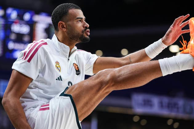 October 8, 2026, Madrid, Madrid, Spain: Timothe Luwawu-Cabarr Ot of Real Madrid warms up during the Euroleague Basketball Regular Season Round 4 game between Real Madrid v Partizan Mozzart Bet Belgrade at Movistar Arena on October 08, 2026 in Madrid, Spain. Madrid Spain - ZUMAa181 20261008_zaa_a181_217 Copyright: xIrinaxR.xHipolitox
