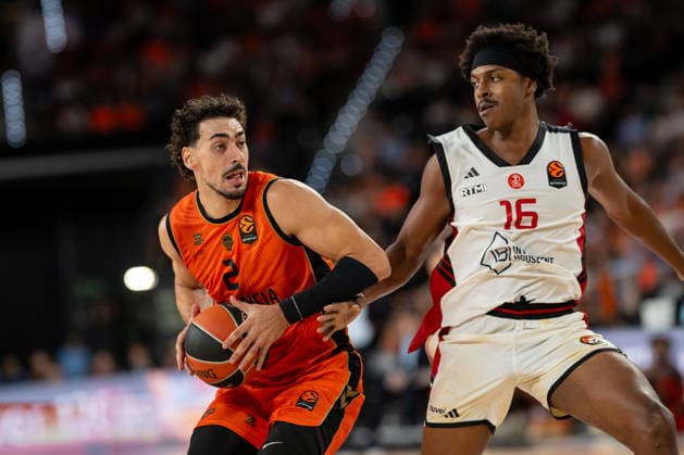 EuroLeague Round 4 match between Valencia Basket and Hapoel IBI Tel Aviv Josep Puerto of Valencia Basket (L) and Zach Leday of Hapoel IBI Tel Aviv (R) in action during the EuroLeague Round 4 match between Valencia Basket and Hapoel IBI Tel Aviv at Roig Arena, (Valencia ) on October 08, 2026. Copyright: xVicentexVidalxFernandezx